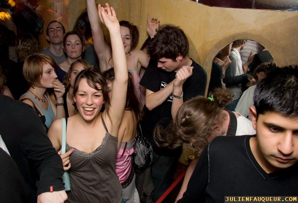 Zane Lowe Home Taping Tour, Simian Mobile Disco, Fez Club