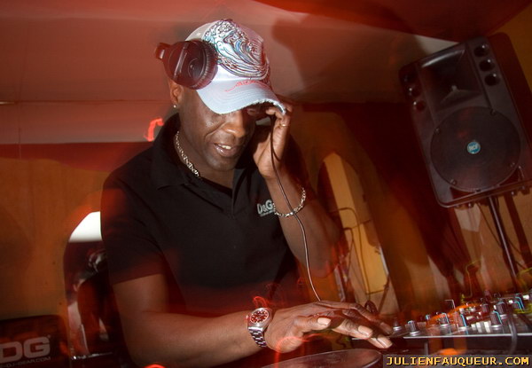 fabio (BBC radio1), commix, nu:tone, logistics - spoonfed - fez club