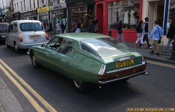 portobello - london - market - Citoen SM, an ancient rare model
