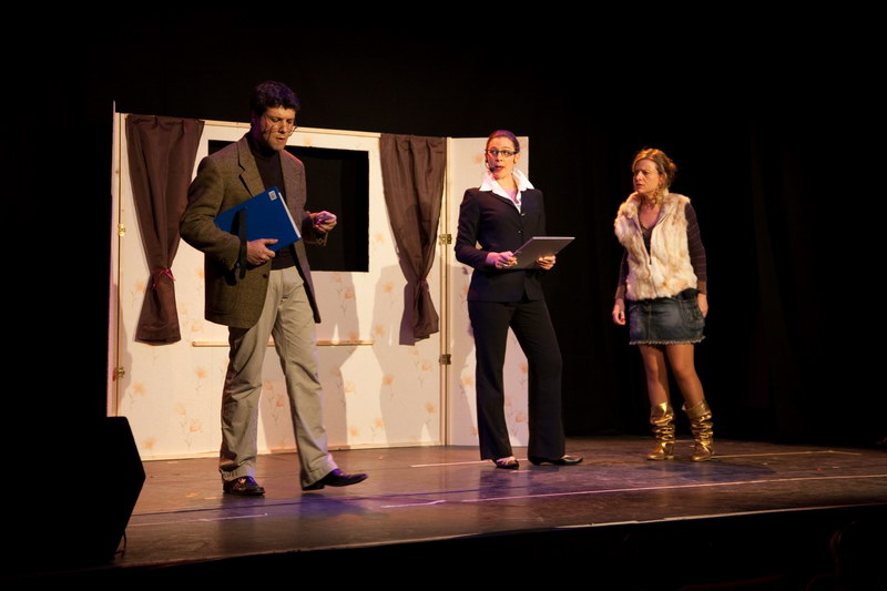 [IMG_2640.JPG] Alibi Alleluia - la representation - Theatre de la Reine Blanche