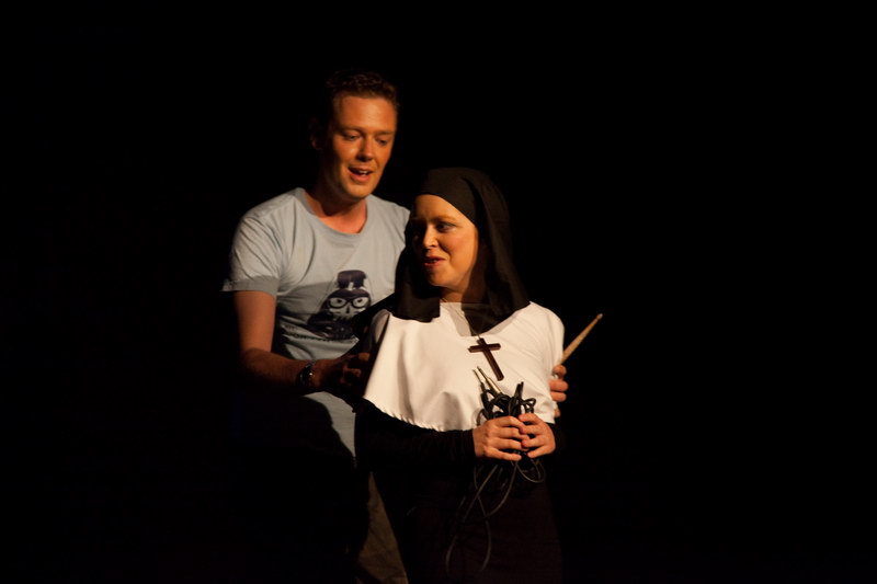 [IMG_2666.JPG] Alibi Alleluia - la representation - Theatre de la Reine Blanche