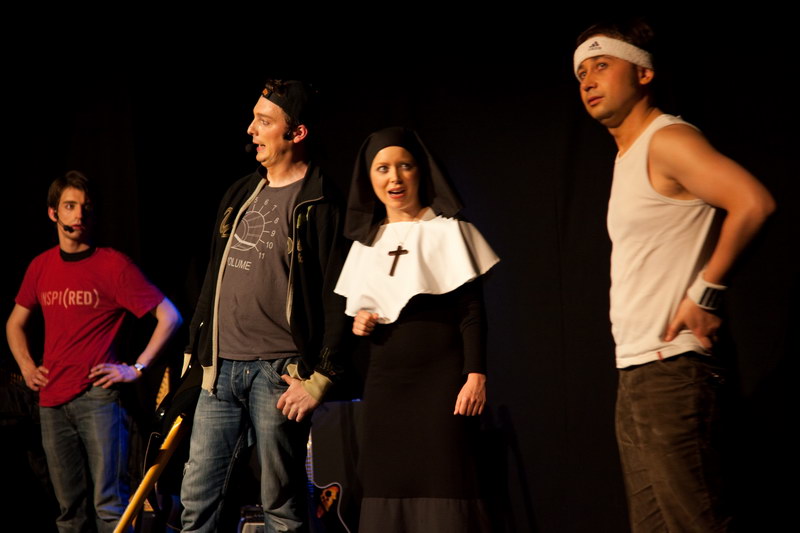 [IMG_2693.JPG] Alibi Alleluia - la representation - Theatre de la Reine Blanche