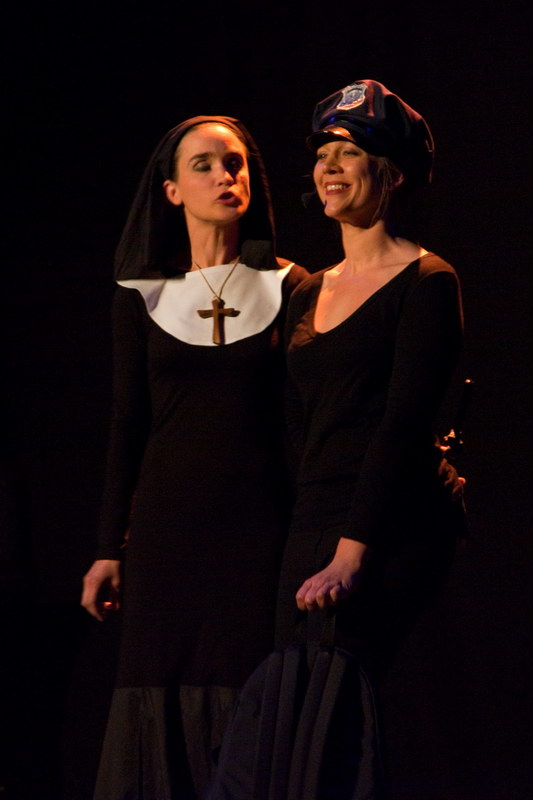 [IMG_2709.JPG] Alibi Alleluia - la representation - Theatre de la Reine Blanche
