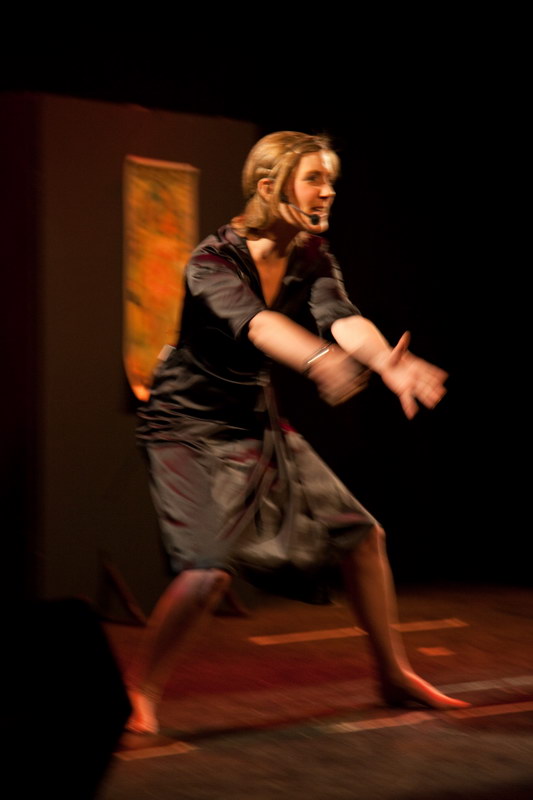 [IMG_2725.JPG] Alibi Alleluia - la representation - Theatre de la Reine Blanche