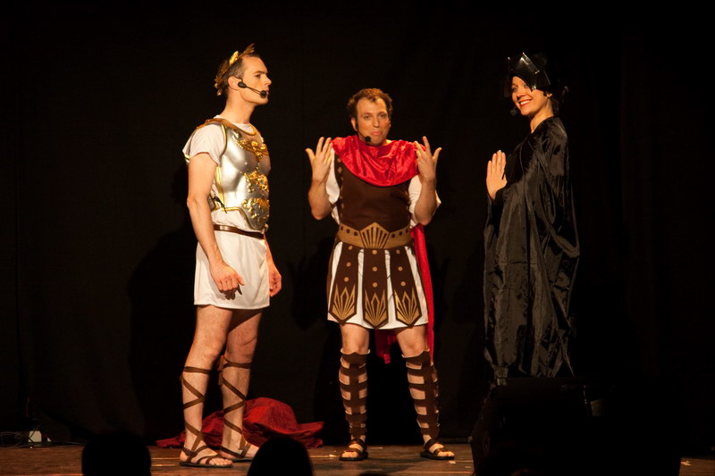 [IMG_2766.JPG] Alibi Alleluia - la representation - Theatre de la Reine Blanche