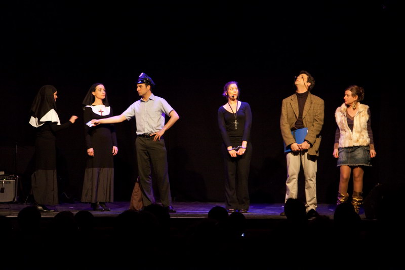 [IMG_2780.JPG] Alibi Alleluia - la representation - Theatre de la Reine Blanche
