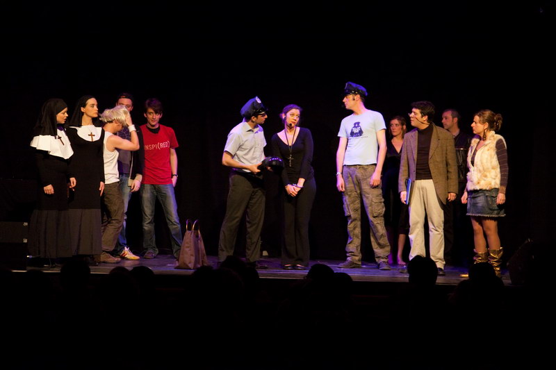 [IMG_2782.JPG] Alibi Alleluia - la representation - Theatre de la Reine Blanche