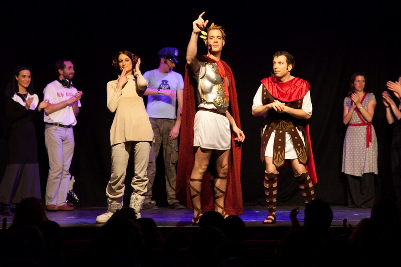[IMG_2817.JPG] Alibi Alleluia - la representation - Theatre de la Reine Blanche