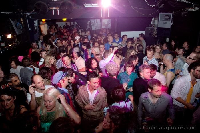 [IMG_6636.JPG] lowlife halloween party 2009 - corsica studios