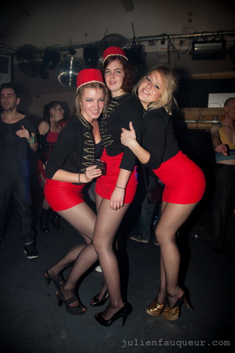 [IMG_6855.JPG] lowlife halloween party 2009 - corsica studios