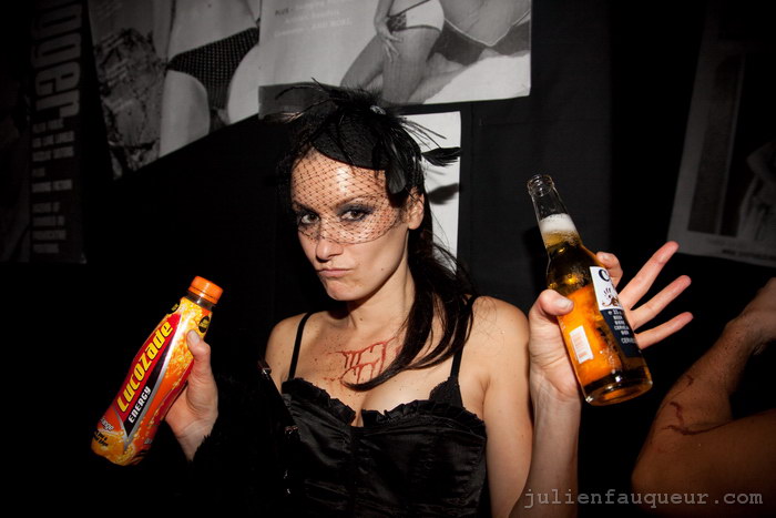 [IMG_6947.JPG] lowlife halloween party 2009 - corsica studios