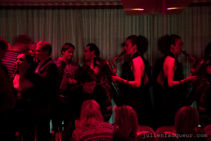 [IMG_8093.JPG] electric house - valentine's party